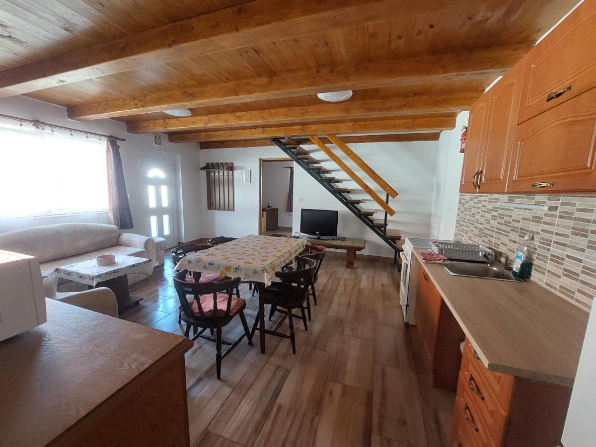 Villa Orban Nyaralohaz Kovagoors Exterior foto