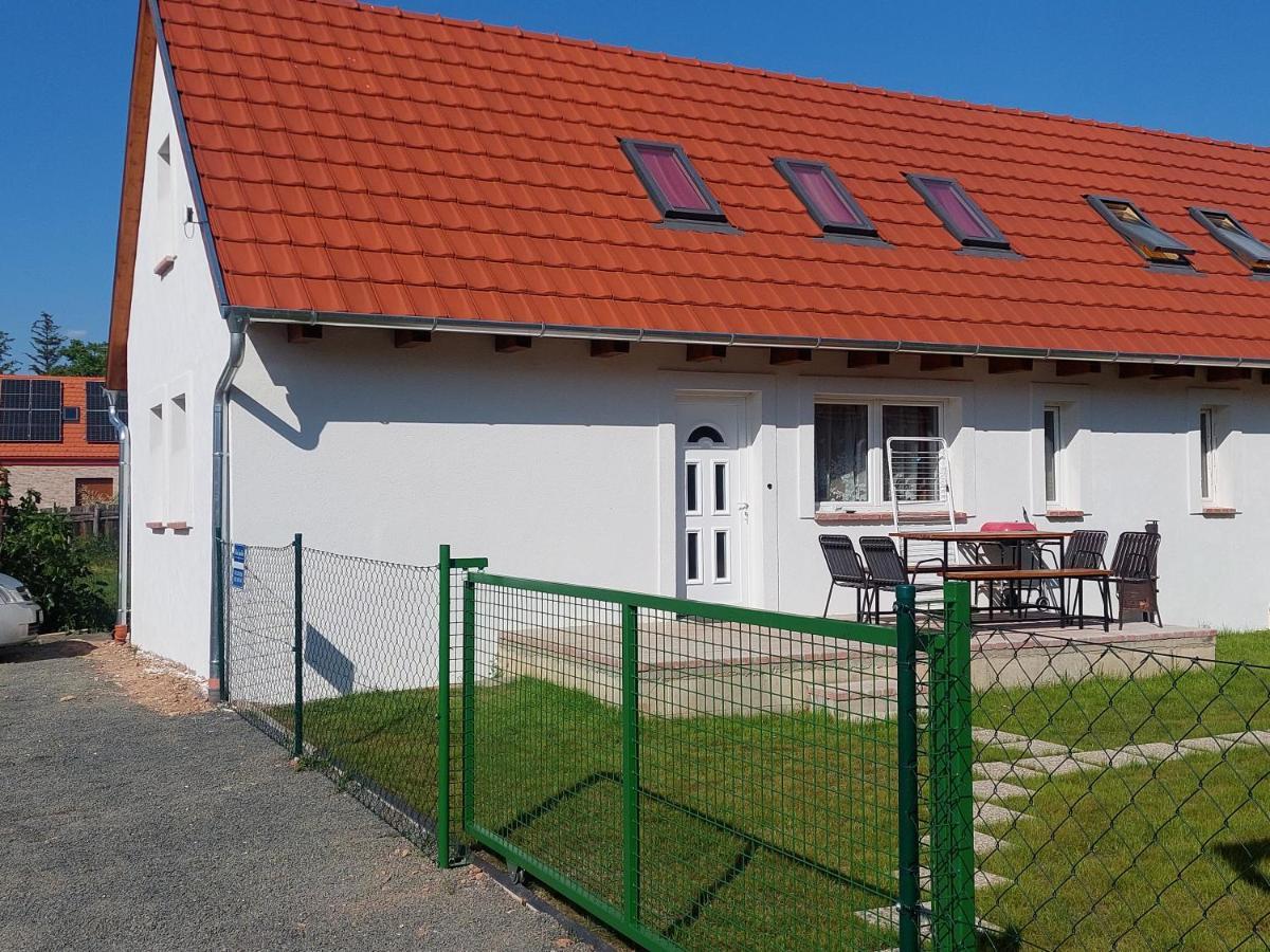 Villa Orban Nyaralohaz Kovagoors Exterior foto